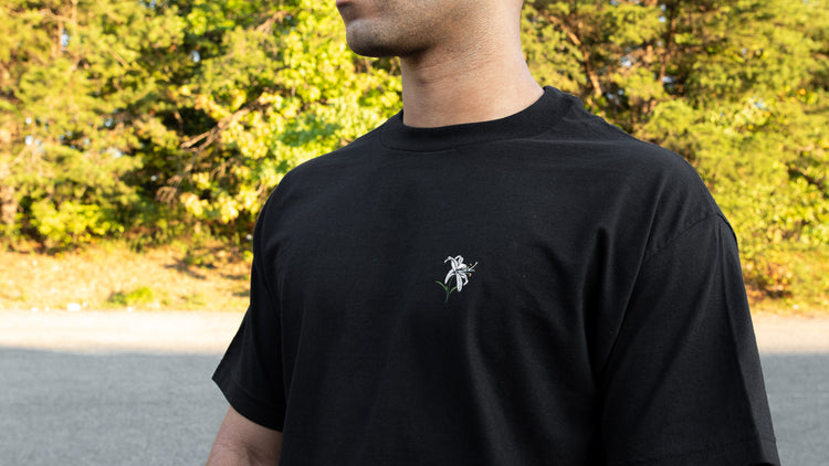 day lilies graphic stitched tee